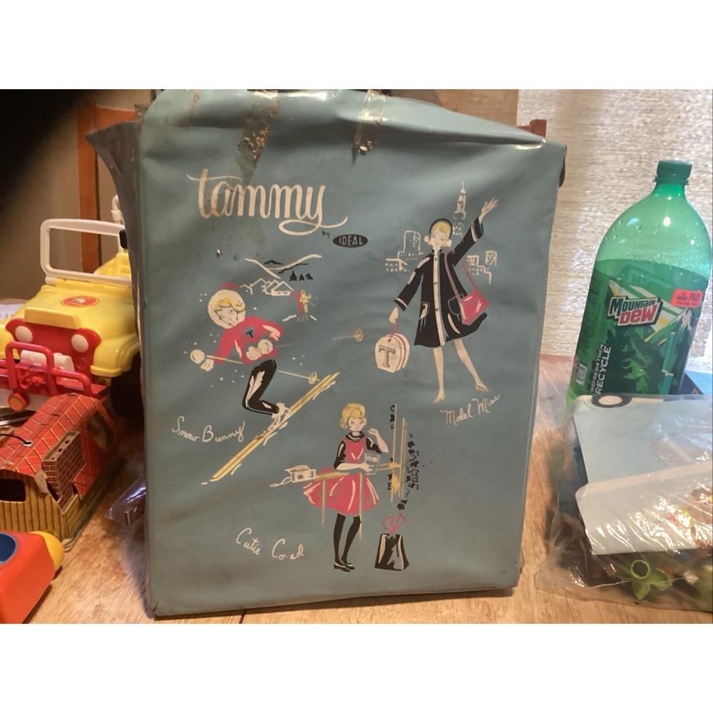 Vintage Tammy Doll Case Blue Vinyl Ideal Toys Fashion Doll Trunk Storage 1960s